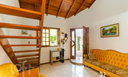 Casa com 2 quartos à venda na Rua Álamo-Branco, 45, Restinga, Porto Alegre, 136 m2 por R$ 329.900