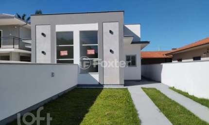 Casa com 2 quartos à venda na Rua Guarapari, 325, Enseada de Brito, Palhoça, 70 m2 por R$ 611.000