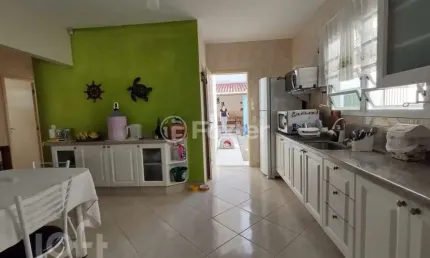 Casa com 4 quartos à venda na Rua Itapema, 332, Enseada de Brito, Palhoça, 80 m2 por R$ 950.000