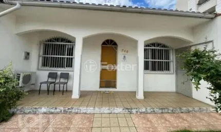 Casa com 3 quartos à venda na Rua Santo Antônio, 745, Barreiros, São José, 182 m2 por R$ 850.000