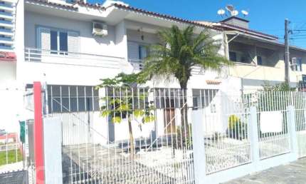 Casa com 5 quartos à venda na Rua José Aurino de Matos, 128, Kobrasol, São José, 258 m2 por R$ 1.290.000