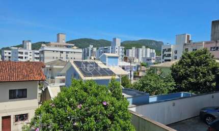 Casa com 4 quartos à venda na Rua Bolonha, 130, Pagani, Palhoça, 242 m2 por R$ 1.200.000