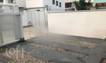 Casa com 2 quartos à venda na rua valdemiro josé vieira, 120, campeche, florianópolis, 65 m2 por r$ 675.000