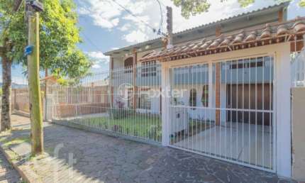 Casa com 4 quartos à venda na Rua Mathilde Zatar, 128, Nonoai, Porto Alegre, 300 m2 por R$ 795.000