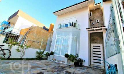 Casa com 3 quartos à venda na Rua Wilson Conceição Bona, 104, Hípica, Porto Alegre, 131 m2 por R$ 580.000