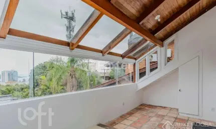 Casa com 3 quartos à venda na avenida cai, 428, cristal, porto alegre, 254 m2 por r$ 1.200.000