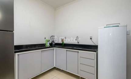 Apartamento com 3 quartos à venda na Avenida Cristóvão Colombo, 1323, Moinhos de Vento, Porto Alegre, 91 m2 por R$ 468.000