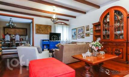 Casa com 4 quartos à venda na Rua Ney Messias, 50, Jardim do Salso, Porto Alegre, 230 m2 por R$ 820.000