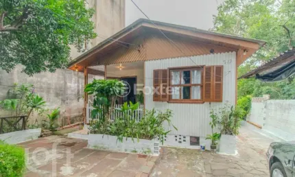 Casa com 5 quartos à venda na avenida quaraí, 327, nonoai, porto alegre, 300 m2 por r$ 387.000