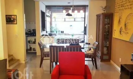 Casa com 3 quartos à venda na rua corticeira, 754, hípica, porto alegre, 140 m2 por r$ 620.000