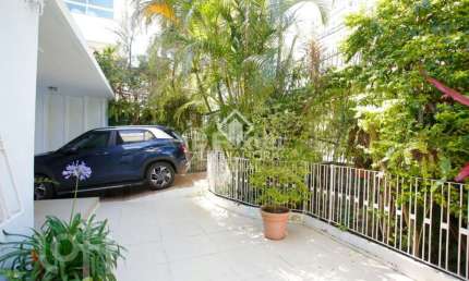 Casa com 4 quartos à venda na Rua Luiz Cosme, 71, Passo da Areia, Porto Alegre, 300 m2 por R$ 850.000