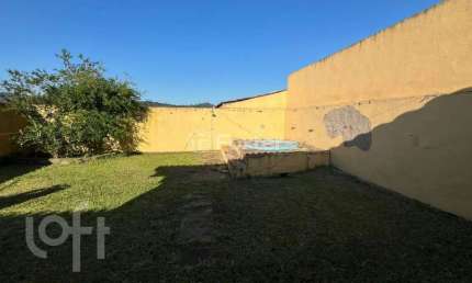 Casa com 2 quartos à venda na Rua Tenente Isolino Segobia, 29, Vila Nova, Porto Alegre, 250 m2 por R$ 380.000
