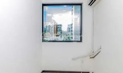 Sala comercial com 1 sala à venda na avenida augusto meyer, 163, auxiliadora, porto alegre, 39 m2 por r$ 175.000