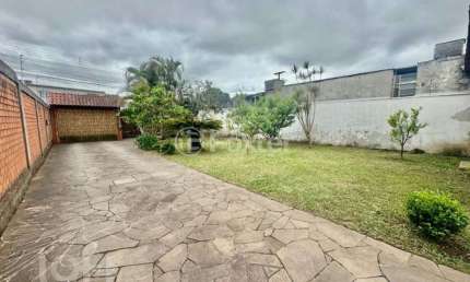 Casa com 4 quartos à venda na Rua Itajaí, 31, Niterói, Canoas, 177 m2 por R$ 760.000