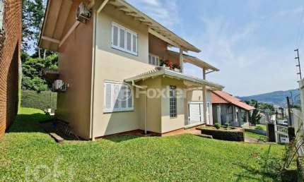 Casa com 3 quartos à venda na Rua Gustavo Leopoldo Feltes, 569, Canudos, Novo Hamburgo, 205 m2 por R$ 870.000