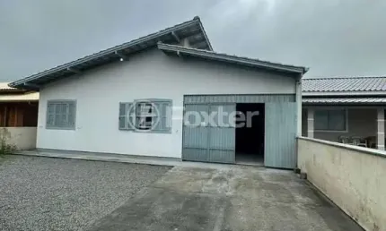 Casa com 3 quartos à venda na Rua Andira, 1, Enseada de Brito, Palhoça, 140 m2 por R$ 798.000