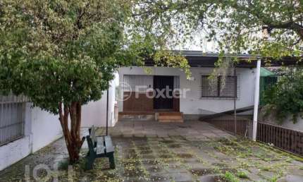 Casa com 3 quartos à venda na Avenida da Cavalhada, 437, Cavalhada, Porto Alegre, 230 m2 por R$ 665.000