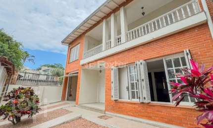 Casa com 3 quartos à venda na Rua Aldrovando Leão, 341, Vila Jardim, Porto Alegre, 288 m2 por R$ 1.200.000