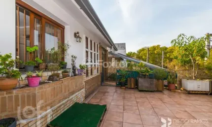 Casa com 3 quartos à venda na rua nunes, 200, medianeira, porto alegre, 135 m2 por r$ 700.000