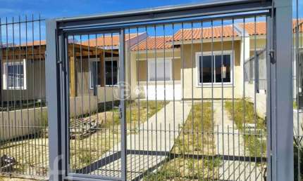 Casa com 2 quartos à venda na Rua Sete Mil e Quatorze, 102, Restinga, Porto Alegre, 48 m2 por R$ 280.000