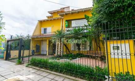 Casa com 3 quartos à venda na Travessa Gardênia, 110, São Sebastião, Porto Alegre, 381 m2 por R$ 1.060.000