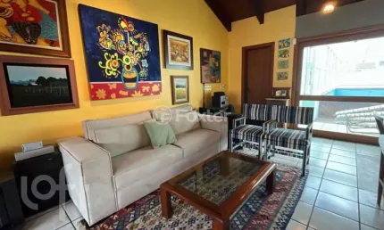 Casa com 4 quartos à venda na rua joão abbott, 100, petrópolis, porto alegre, 324 m2 por r$ 1.700.000