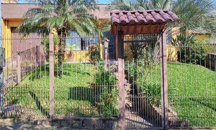 Casa com 3 quartos à venda na Rua Marquês do Maricá, 135, Vila Nova, Porto Alegre, 127 m2 por R$ 712.500