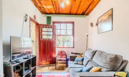 Casa com 2 quartos à venda na Rua Cangussu, 614, Nonoai, Porto Alegre, 180 m2 por R$ 450.000