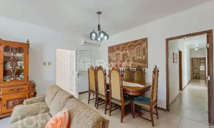 Casa com 4 quartos à venda na Rua Eurico Lara, 385, Medianeira, Porto Alegre, 272 m2 por R$ 789.900
