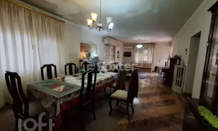 Casa com 3 quartos à venda na rua dário pederneiras, 656, petrópolis, porto alegre, 205 m2 por r$ 2.660.000