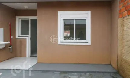 Casa com 2 quartos à venda na Rua Trinta e Três, 71, Parque da Matriz, Cachoeirinha, 44 m2 por R$ 250.000