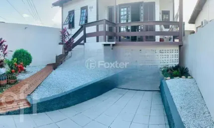 Casa com 4 quartos à venda na Rua Professor José de Senna Pereira, 239, Capoeiras, Florianópolis, 125 m2 por R$ 750.000