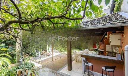 Casa com 3 quartos à venda na Rua Riveira, 485, Petrópolis, Porto Alegre, 241 m2 por R$ 1.500.000