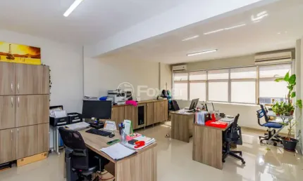 Sala comercial com 1 sala à venda na rua dos andradas, 1137, centro histórico, porto alegre, 52 m2 por r$ 212.800