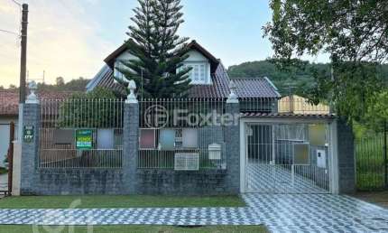 Casa com 3 quartos à venda na Avenida Celestino Bertolucci, 435, Aberta dos Morros, Porto Alegre, 242 m2 por R$ 700.000