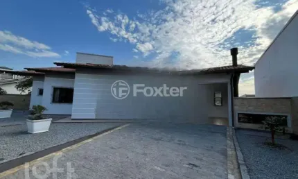 Casa com 2 quartos à venda na Rua Lauro Rosar, 100, Aririu, Palhoça, 240 m2 por R$ 1.050.000