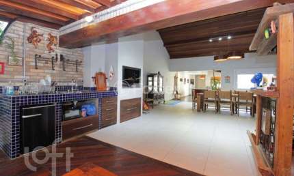 Casa com 3 quartos à venda na Rua Tomaz Flores, 35, Independência, Porto Alegre, 400 m2 por R$ 1.980.000