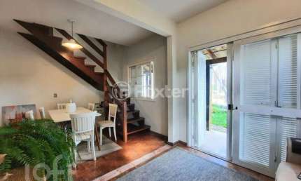 Casa com 3 quartos à venda na Rua Madressilva, 31, Lomba do Pinheiro, Porto Alegre, 160 m2 por R$ 460.000