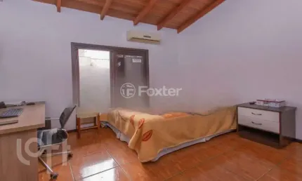 Casa com 3 quartos à venda na Rua Vacaria, 74, Hípica, Porto Alegre, 129 m2 por R$ 590.000