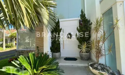 Casa em condomínio fechado com 3 quartos à venda na Avenida Santos Ferreira, 3125, Nossa Senhora das Graças, Canoas, 448 m2 por R$ 2.590.000