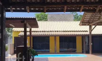 Casa com 2 quartos à venda na Rua Petúnia, 15, Enseada de Brito, Palhoça, 140 m2 por R$ 970.000