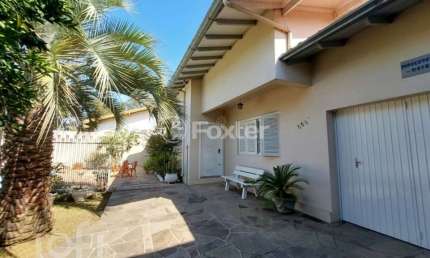 Casa com 3 quartos à venda na Rua do Parque, 555, Padre Reus, São Leopoldo, 211 m2 por R$ 745.000