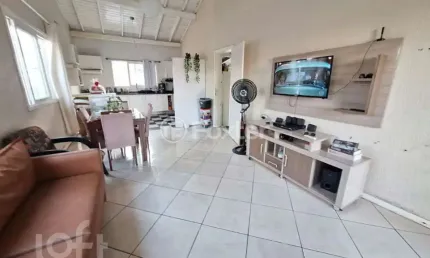 Casa com 2 quartos à venda na Rua Monteiro Lobato, 1199, Parque da Matriz, Cachoeirinha, 66 m2 por R$ 330.000