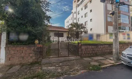Casa com 3 quartos à venda na rua doutor armando barbedo, 1138, tristeza, porto alegre, 497 m2 por r$ 700.000