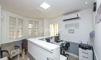 Casa com 1 quarto à venda na Rua Miguel Tostes, 804, Rio Branco, Porto Alegre, 300 m2 por R$ 1.500.000