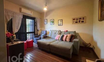 Casa com 3 quartos à venda na Rua Dário Totta, 499, Teresópolis, Porto Alegre, 180 m2 por R$ 990.000