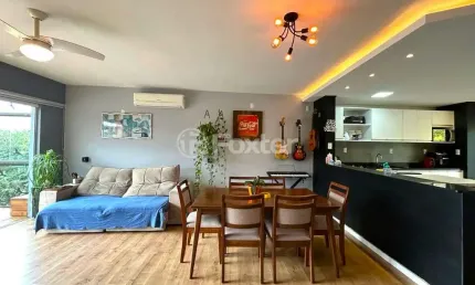 Casa em condomínio fechado com 2 quartos à venda na Rua Ronaldo Molina de Quadros, 50, Mário Quintana, Porto Alegre, 312 m2 por R$ 750.000