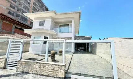 Casa com 3 quartos à venda na Rua Francisco Wollinger, 244, Praia João Rosa, Biguaçu, 253 m2 por R$ 1.439.000