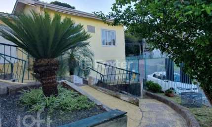 Casa com 2 quartos à venda na Rua Demétrio Ribeiro, 174, Guarani, Novo Hamburgo, 241 m2 por R$ 450.000