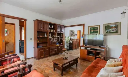 Casa com 3 quartos à venda na rua sapê, 725, passo da areia, porto alegre, 221 m2 por r$ 870.000